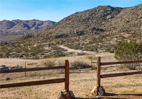 5517 Bartlett Mountain Rd, Joshua Tree, CA 92252