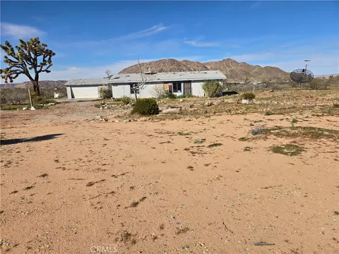 59230 Phillipi Ln, Landers, CA 92285 photo 2