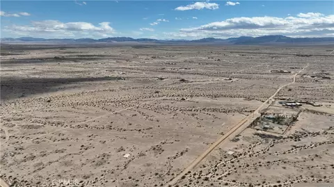 View/Area - 2580 Marks, Twentynine Palms, CA 92277 photo 1 of 12