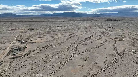 View/Area - 2580 Marks, Twentynine Palms, CA 92277 photo 2 of 12