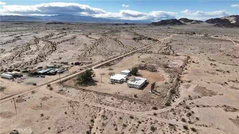 View/Area - 2580 Marks, Twentynine Palms, CA 92277 photo 8 of 12