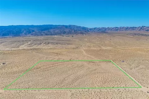 70147 Cove View Rd, Twentynine Palms, CA 92277