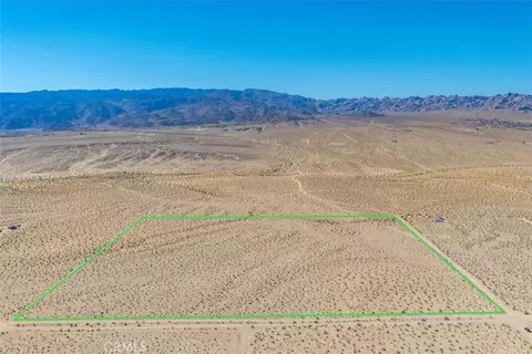 70147 Cove View Rd, Twentynine Palms, CA 92277