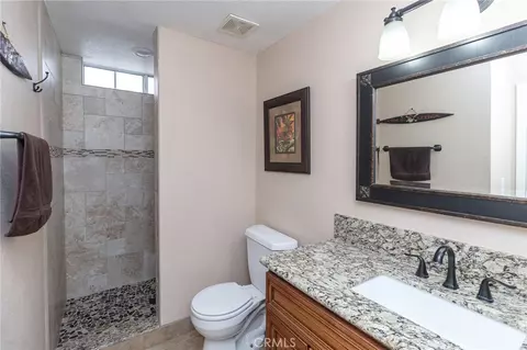 Bath - 915 Beach Dr, Needles, CA 92363 photo 11 of 12