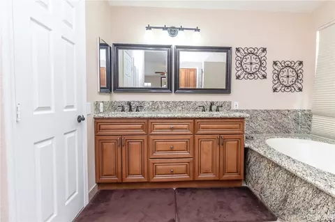 Bath - 915 Beach Dr, Needles, CA 92363 photo 1 of 12