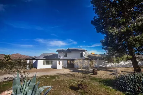 8173 Fleur Dr, Joshua Tree, CA 92252