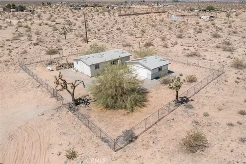 59125 Shayne Ln, Landers, CA 92285