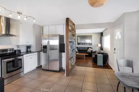 Kitchen - 61537 Valley View Dr, Joshua Tree, CA 92252 photo 4 of 4