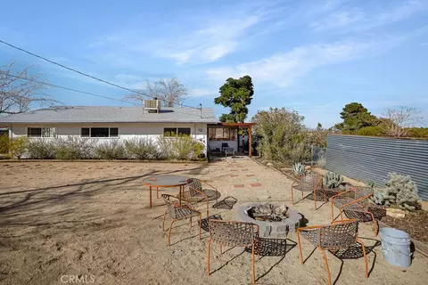 Exterior - 61537 Valley View Dr, Joshua Tree, CA 92252 photo 8 of 12