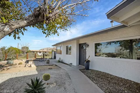61537 Valley View Dr, Joshua Tree, CA 92252