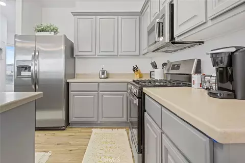 Kitchen - 62382 Crestview Dr, Joshua Tree, CA 92252 photo 2 of 3