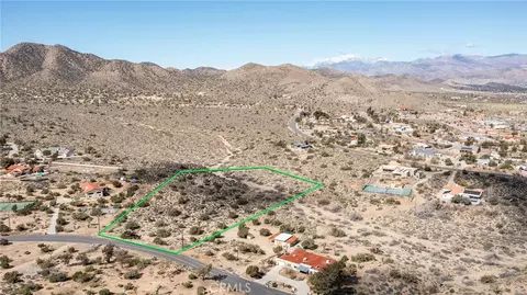 9486 Carmelita Cir, Yucca Valley, CA 92284