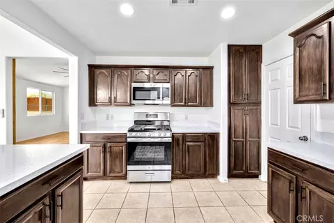 Kitchen - 61791 Alta Mesa Dr, Joshua Tree, CA 92252 photo 3 of 3