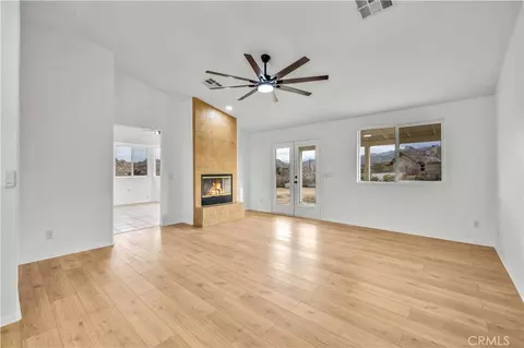 Living - 61791 Alta Mesa Dr, Joshua Tree, CA 92252 photo 2 of 4