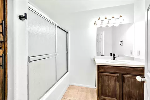 Bath - 61791 Alta Mesa Dr, Joshua Tree, CA 92252 photo 3 of 4