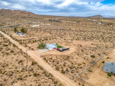 View/Area - 55500 Massachusets, Landers, CA 92285 photo 5 of 13