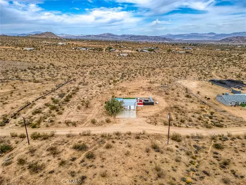 View/Area - 55500 Massachusets, Landers, CA 92285 photo 6 of 13