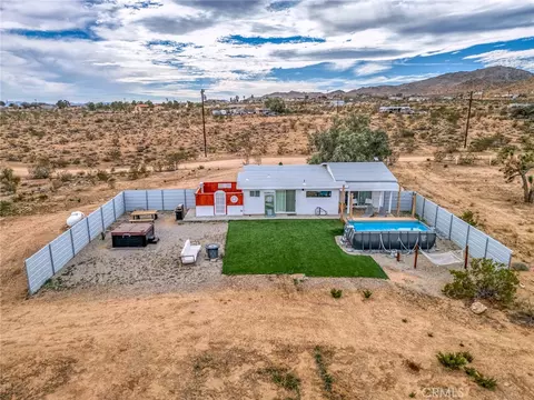 Exterior - 55500 Massachusets, Landers, CA 92285 photo 15 of 16