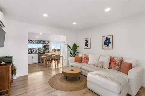 Living - 55500 Massachusets, Landers, CA 92285 photo 1 of 2