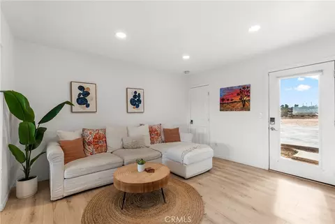 Living - 55500 Massachusets, Landers, CA 92285 photo 2 of 2