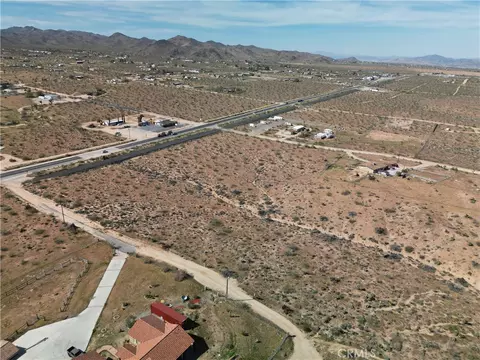 111 Perris, Landers, CA 92285 photo 14