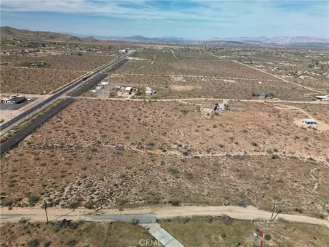 111 Perris, Landers, CA 92285 photo 16