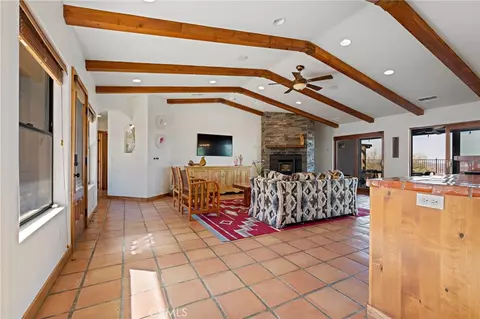 Living - 60556 Mountain View Trl, Joshua Tree, CA 92252 photo 8 of 11