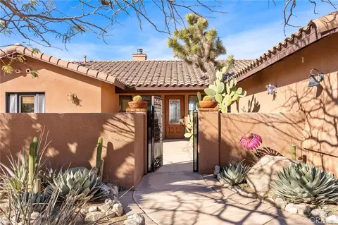Exterior - 60556 Mountain View Trl, Joshua Tree, CA 92252 photo 6 of 19