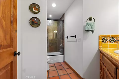 Bath - 60556 Mountain View Trl, Joshua Tree, CA 92252 photo 3 of 5