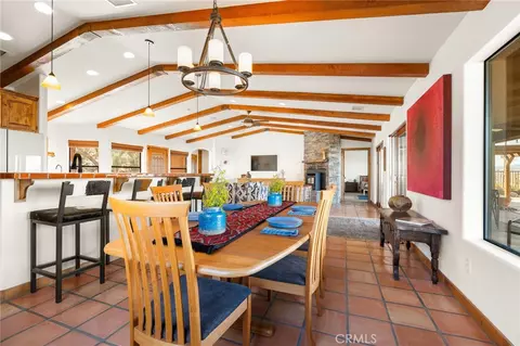Dining - 60556 Mountain View Trl, Joshua Tree, CA 92252 photo 4 of 5