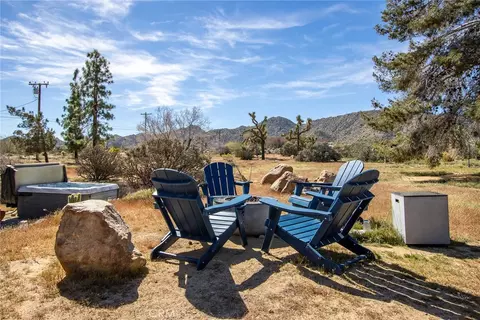 Exterior - 7994 Sunset Rd, Joshua Tree, CA 92252 photo 7 of 13