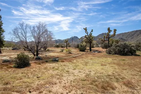 Exterior - 7994 Sunset Rd, Joshua Tree, CA 92252 photo 8 of 13