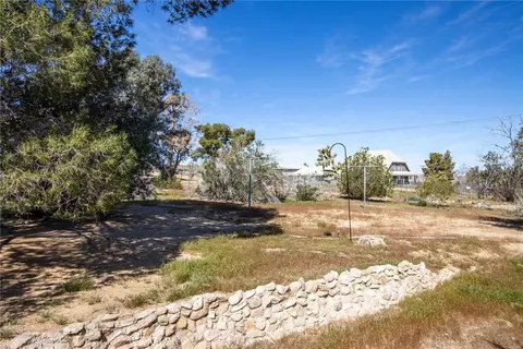 Exterior - 7994 Sunset Rd, Joshua Tree, CA 92252 photo 6 of 13