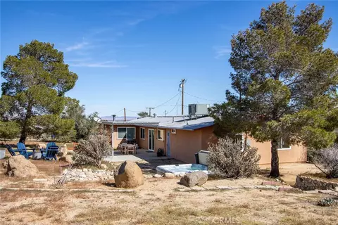 Exterior - 7994 Sunset Rd, Joshua Tree, CA 92252 photo 12 of 13
