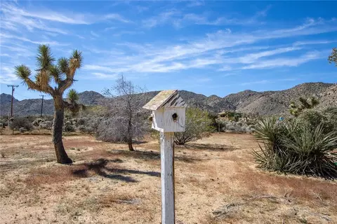 Exterior - 7994 Sunset Rd, Joshua Tree, CA 92252 photo 11 of 13