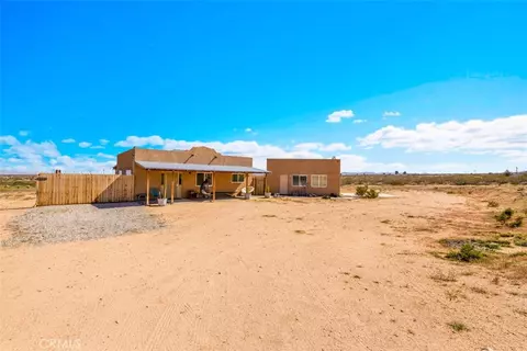 Exterior - 1335 Fortuna Ave, Landers, CA 92285 photo 2 of 16