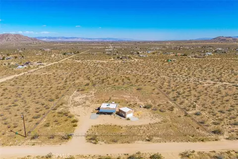 View/Area - 1335 Fortuna Ave, Landers, CA 92285 photo 5 of 12