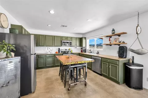Kitchen - 1335 Fortuna Ave, Landers, CA 92285 photo 1 of 2