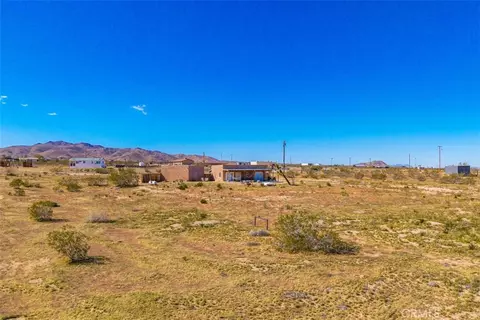 Exterior - 1335 Fortuna Ave, Landers, CA 92285 photo 12 of 16