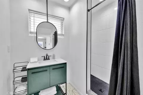 Bath - 1335 Fortuna Ave, Landers, CA 92285 photo 1 of 1