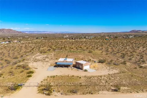 View/Area - 1335 Fortuna Ave, Landers, CA 92285 photo 6 of 12