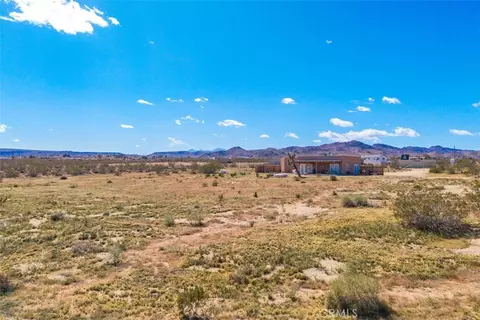Exterior - 1335 Fortuna Ave, Landers, CA 92285 photo 13 of 16