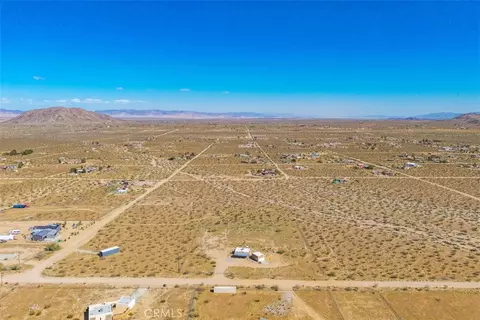 View/Area - 1335 Fortuna Ave, Landers, CA 92285 photo 4 of 12