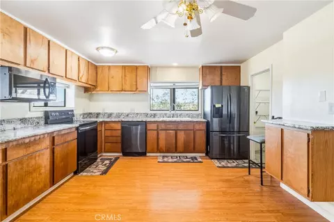 Kitchen - 5975 Desert Star, Johnson Valley, CA 92285 photo 2 of 4