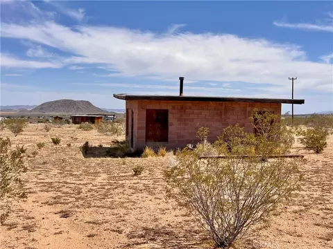 Exterior - 56172 Cone Blvd, Landers, CA 92285 photo 3 of 3