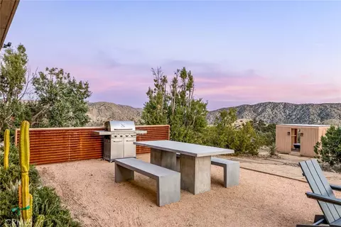 Exterior - 48575 W Paradise, Morongo Valley, CA 92256 photo 3 of 8