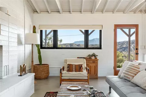 Living - 48575 W Paradise, Morongo Valley, CA 92256 photo 2 of 4