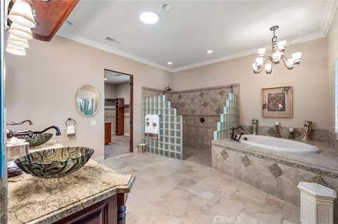 Bath - 58839 Santa Barbara Dr, Yucca Valley, CA 92284 photo 3 of 5