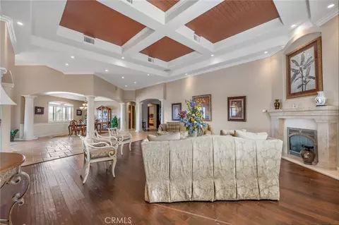 Living - 58839 Santa Barbara Dr, Yucca Valley, CA 92284 photo 2 of 3