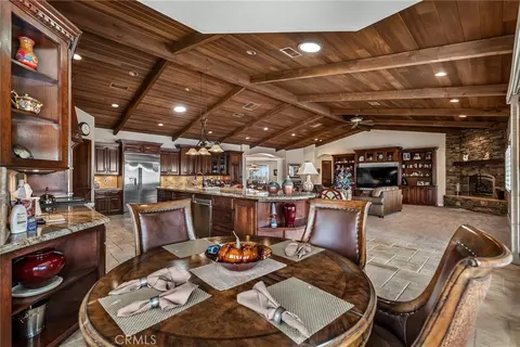 Dining - 58839 Santa Barbara Dr, Yucca Valley, CA 92284 photo 4 of 4